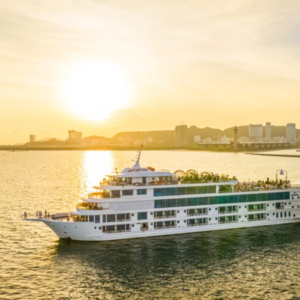 Halong bay cruise